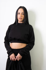 Carica immagine nel visualizzatore della galleria, Maglia Crop Over - AURA NERO