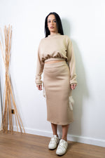 Carica immagine nel visualizzatore della galleria, Maglia Crop Over - AURA SABBIA
