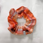 Carica immagine nel visualizzatore della galleria, Scrunchie VIP Helemid
