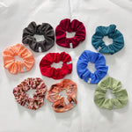 Carica immagine nel visualizzatore della galleria, Scrunchie VIP Helemid
